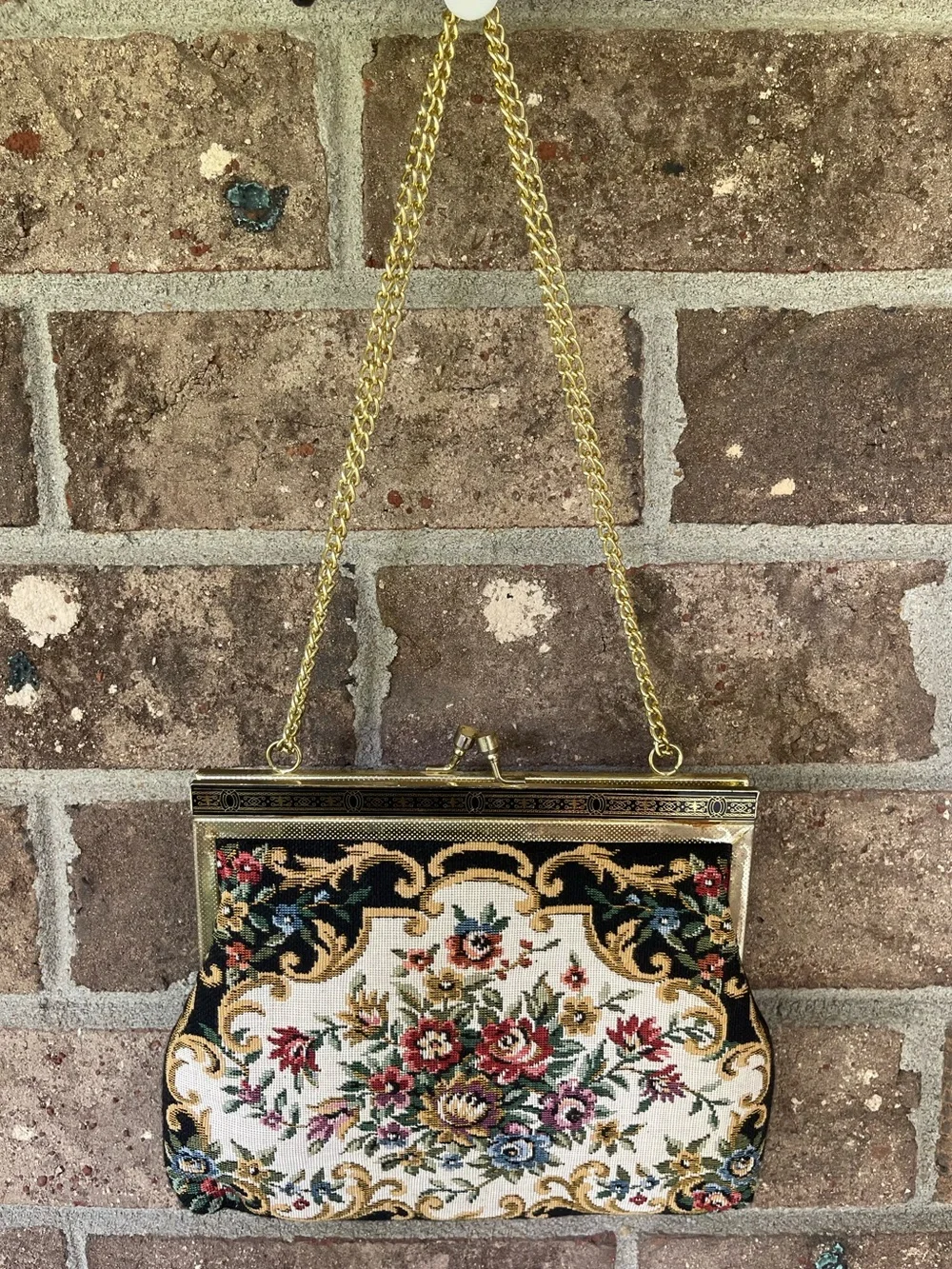 Vintage Floral Tapestry Needlepoint Purse Gold Chain Kiss Lock Handbag
